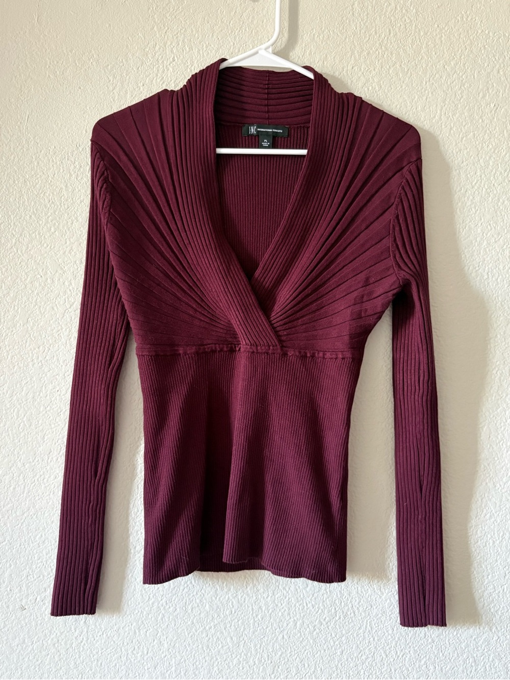 INC International Concepts Women's Ribbed V‑Neck Sweater in Burgundy